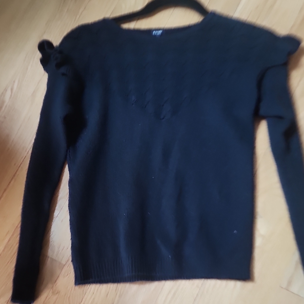 Chic Black Women's Crew Neck Sweater